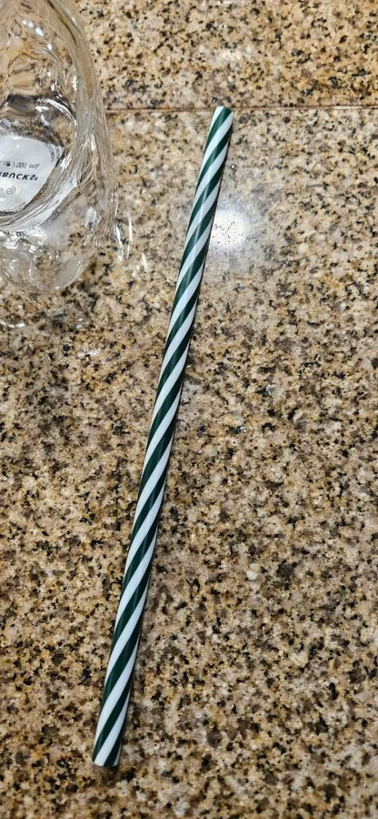 A straw with a spiral pattern and no visible white ring.